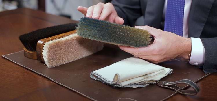 How to Clean a Shoe Polish Brush