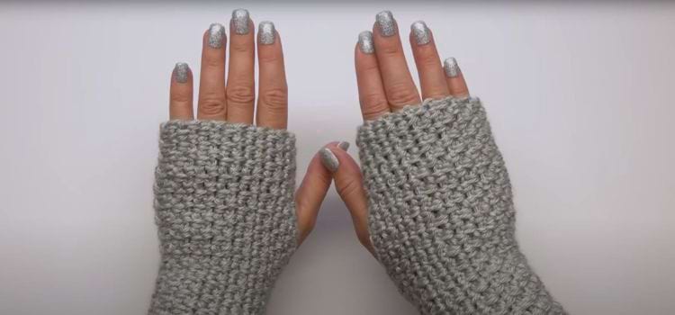 How to Style Fingerless Gloves
