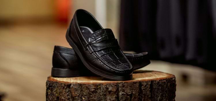 How to Wear Penny Loafers Men