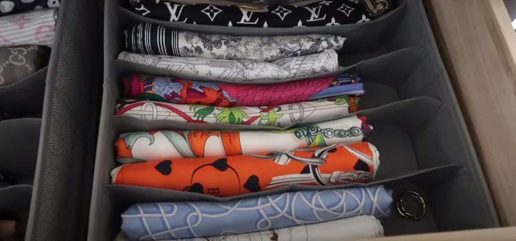 How to store scarves without wrinkling